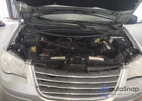 2008 Chrysler Town & Country Lx from USA, damaged, VIN 2A8HR44H08R748211